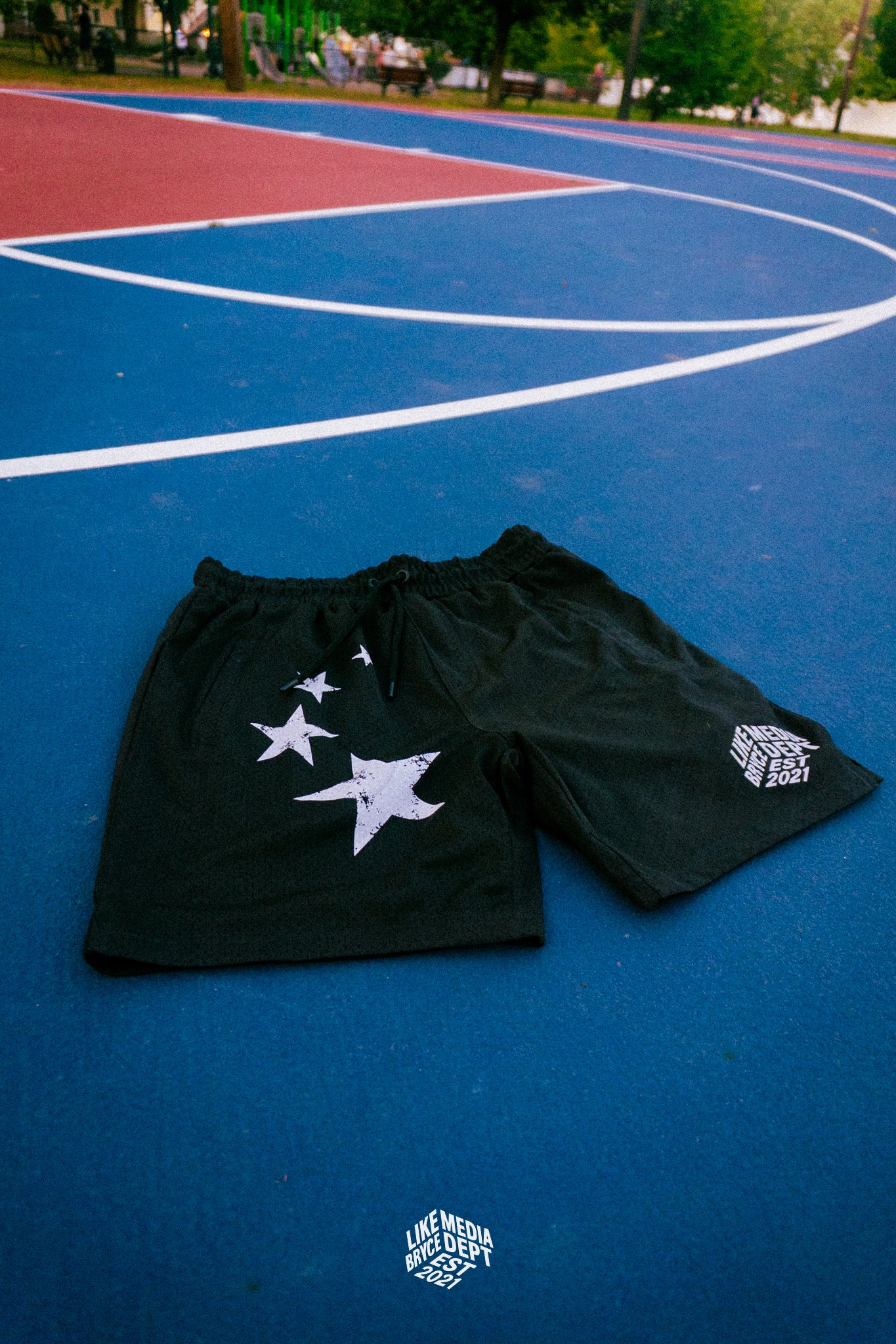 4 STAR BLACK SHORTS